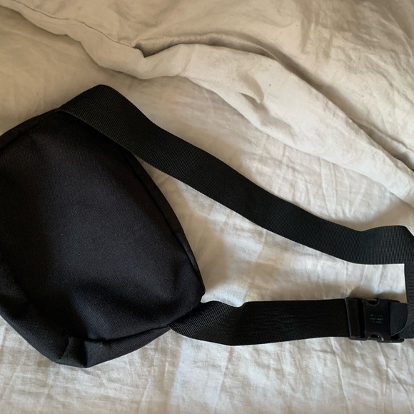 Herschel Fifteen Hip Pack - Picture 3 of 4